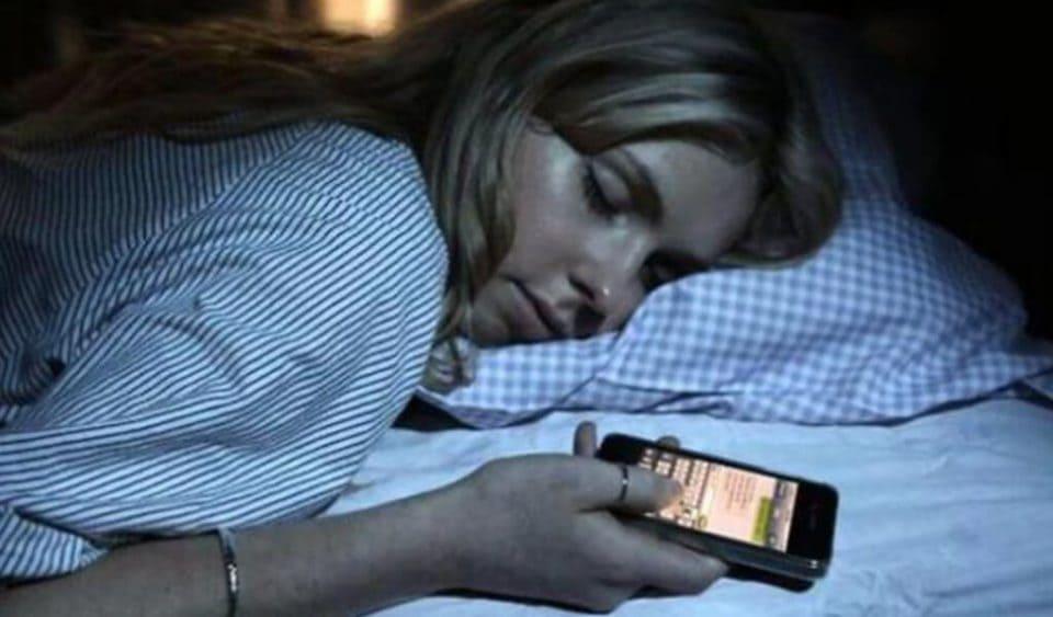 Ponsel Sebabkan Risiko Kanker